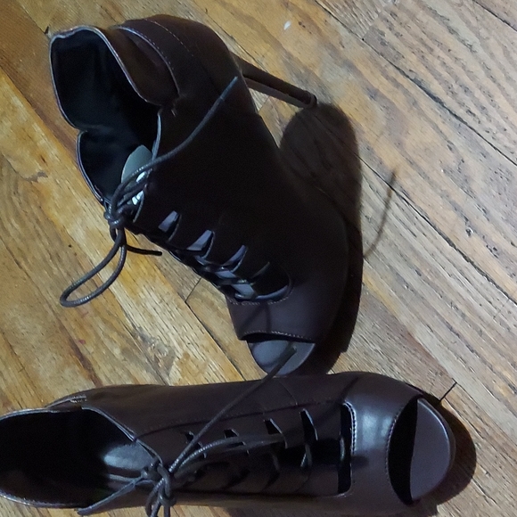 M&M 4 for $12 Shoes - Picture 9 of 10